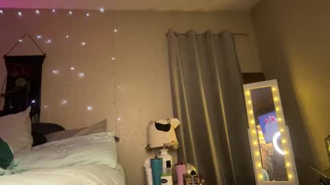 Dani Dragon online show from January 22, 10:50 am