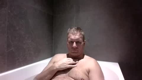 daniel0805 online show from December 13, 9:24 am