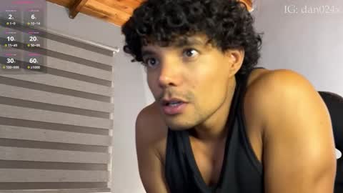 Snapshot of daniel0910s chatting on October 25, 11:10 pm Daniel online show from October 25, 11:10 pm