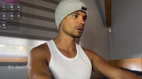 Snapshot of daniel0910s chatting on November 15, 7:10 pm Daniel online show from November 15, 7:10 pm