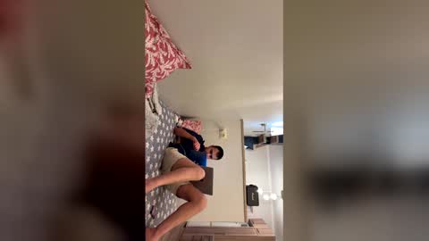 Snapshot of daniel_ice chatting on March 25, 5:08 pm Daniel online show from March 25, 5:08 pm