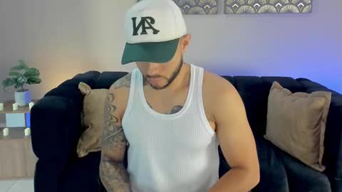 Snapshot of daniel_kingxxx chatting on February 26, 1:43 pm daniel_kingxxx online show from February 26, 1:43 pm