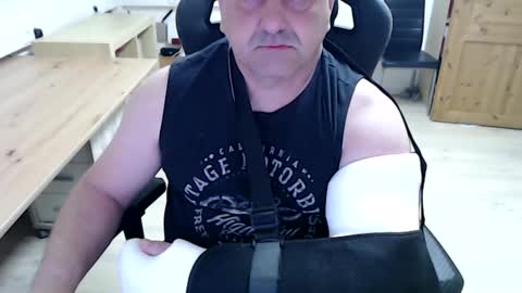 daniel_master online show from April 2, 7:44 pm