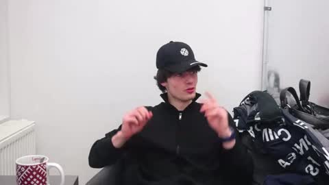 DANIEL SHAWN online show from February 21, 3:07 am