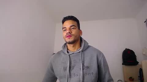 Snapshot of daniel_sherlock chatting on February 1, 1:20 pm Daniel Sherlock online show from February 1, 1:20 pm