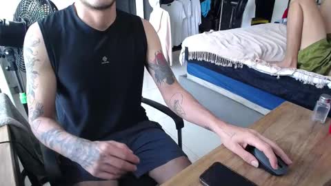 Snapshot of daniel_velez26 chatting on March 29, 8:20 pm daniel_velez26 online show from March 29, 8:20 pm