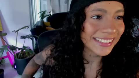 Snapshot of daniela_arenas chatting on July 10, 9:17 pm daniela_arenas online show from July 10, 9:17 pm