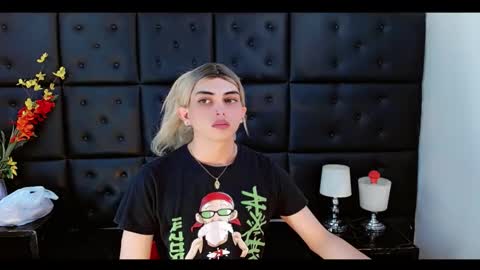 daniela_pink_ online show from March 8, 8:01 pm