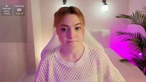 Snapshot of daniela_saules chatting on November 22, 9:19 am Daniela online show from November 22, 9:19 am