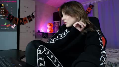 Snapshot of danielacooperx chatting on November 5, 5:02 pm Daniela Cooper online show from November 5, 5:02 pm