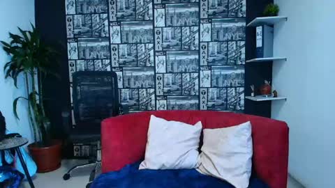 danielamonroe online show from March 13, 11:22 pm