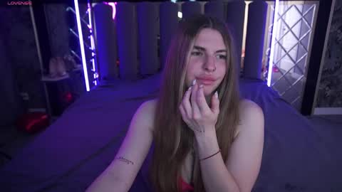 danielareign online show from April 23, 12:51 pm