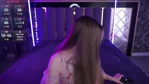 danielareign online show from April 26, 12:47 pm