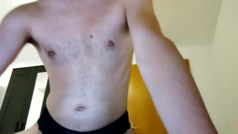 danielbt28 online show from December 16, 9:42 pm