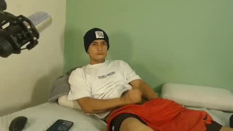 Snapshot of danielitopapii chatting on March 13, 3:46 am danielitopapii online show from March 13, 3:46 am