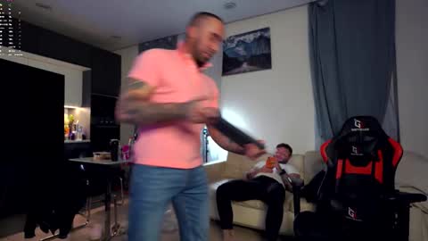 Snapshot of danielkraig_for_u chatting on February 8, 3:37 pm Daniel Kraig online show from February 8, 3:37 pm