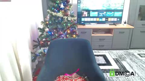 Snapshot of daniellavas chatting on December 19, 6:42 am JessicaWhite online show from December 19, 6:42 am