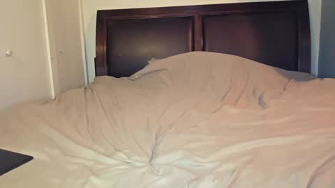 Snapshot of daniellbisous chatting on September 23, 12:57 am daniellbisous online show from September 23, 12:57 am