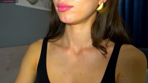 Danielle online show from December 3, 8:51 pm