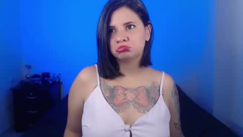 daniellerain online show from December 22, 2:39 am