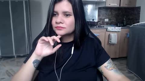 daniellerain online show from February 2, 8:29 pm