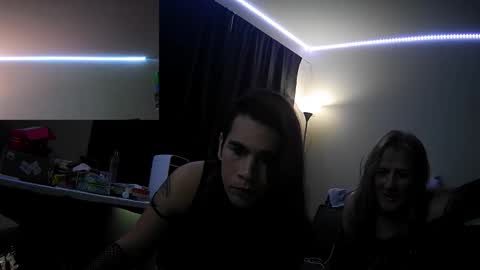 Snapshot of danielleravynn chatting on January 9, 11:17 pm Danielle Raven online show from January 9, 11:17 pm