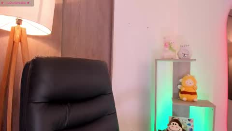 Danielle Rose online show from November 22, 10:53 pm