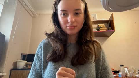 Snapshot of daniellevaulet chatting on October 27, 6:50 am Mia online show from October 27, 6:50 am