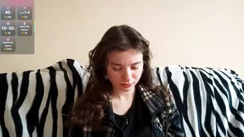 Snapshot of daniellevaulet chatting on December 17, 8:42 am Mia online show from December 17, 8:42 am