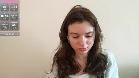 Snapshot of daniellevaulet chatting on January 6, 7:01 am Mia online show from January 6, 7:01 am