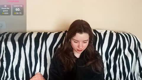 Snapshot of daniellevaulet chatting on February 2, 7:07 am Mia online show from February 2, 7:07 am