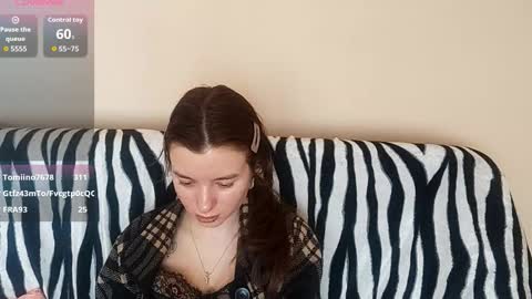 Snapshot of daniellevaulet chatting on February 10, 7:12 am Mia online show from February 10, 7:12 am