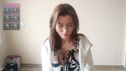 Snapshot of daniellevaulet chatting on February 15, 7:51 am Mia online show from February 15, 7:51 am