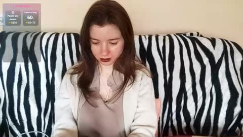 Snapshot of daniellevaulet chatting on February 17, 7:05 am Mia online show from February 17, 7:05 am