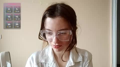 Snapshot of daniellevaulet chatting on March 3, 7:14 am Mia online show from March 3, 7:14 am