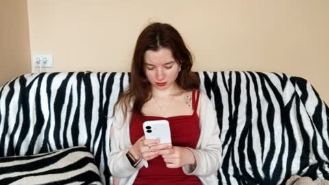 Snapshot of daniellevaulet chatting on April 1, 6:14 am Mia online show from April 1, 6:14 am