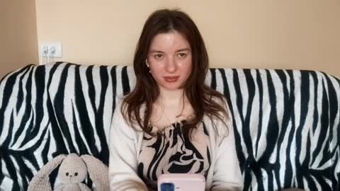 Snapshot of daniellevaulet chatting on April 9, 3:17 pm Mia online show from April 9, 3:17 pm