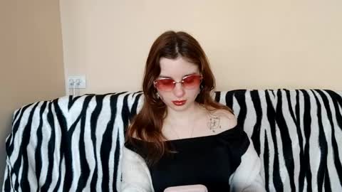 Snapshot of daniellevaulet chatting on April 14, 11:16 am Mia online show from April 14, 11:16 am