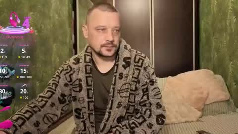 Snapshot of danielocool chatting on November 3, 6:25 am DanieloCool online show from November 3, 6:25 am