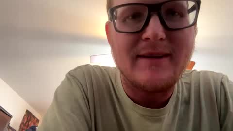Snapshot of danielp_mod_cb chatting on December 30, 7:53 pm Daniel    y. online show from December 30, 7:53 pm