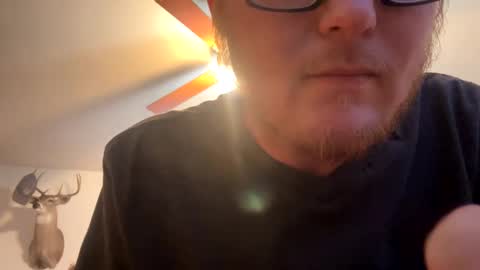 Snapshot of danielp_mod_cb chatting on March 12, 10:50 pm Daniel    y. online show from March 12, 10:50 pm