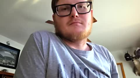 Snapshot of danielp_mod_cb chatting on November 10, 9:58 pm Daniel y. online show from November 10, 9:58 pm