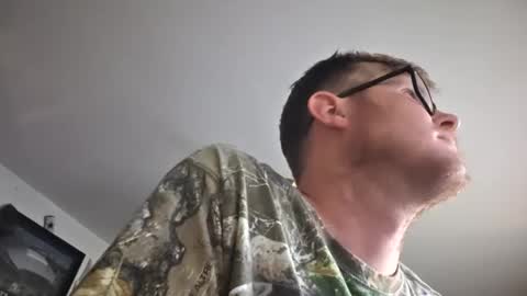 Daniel    y. online show from February 22, 10:52 pm