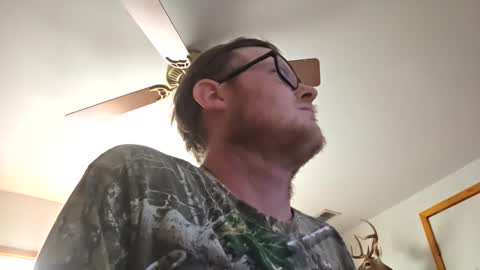 Daniel    y. online show from April 23, 7:49 pm