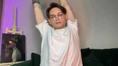 Snapshot of danieltuckerr chatting on October 29, 3:25 pm danieltuckerr online show from October 29, 3:25 pm