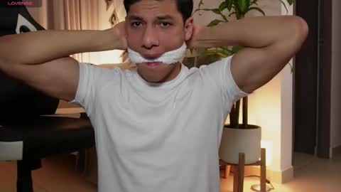 Snapshot of danielvg686413 chatting on February 12, 2:39 am Masked online show from February 12, 2:39 am