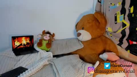 Snapshot of danii_rose chatting on July 14, 4:28 am Rose online show from July 14, 4:28 am