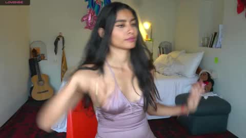 Snapshot of daniisla chatting on November 9, 7:34 pm danalle .. online show from November 9, 7:34 pm