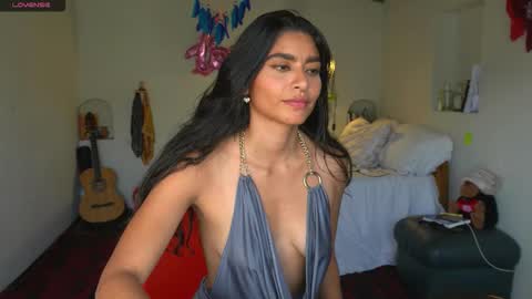 Snapshot of daniisla chatting on November 14, 9:24 pm danalle .. online show from November 14, 9:24 pm