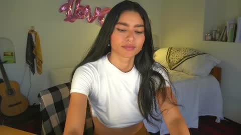 Snapshot of daniisla chatting on August 5, 6:44 pm danalle .. online show from August 5, 6:44 pm